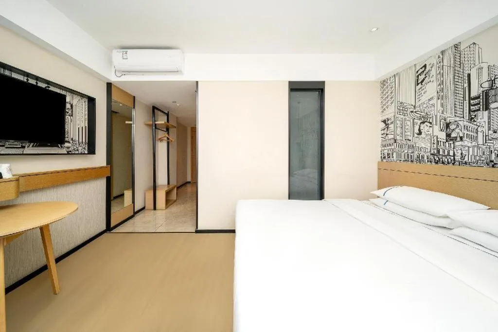 Bed in City Comfort Inn Dali High-speed Railway Station Erhai Park