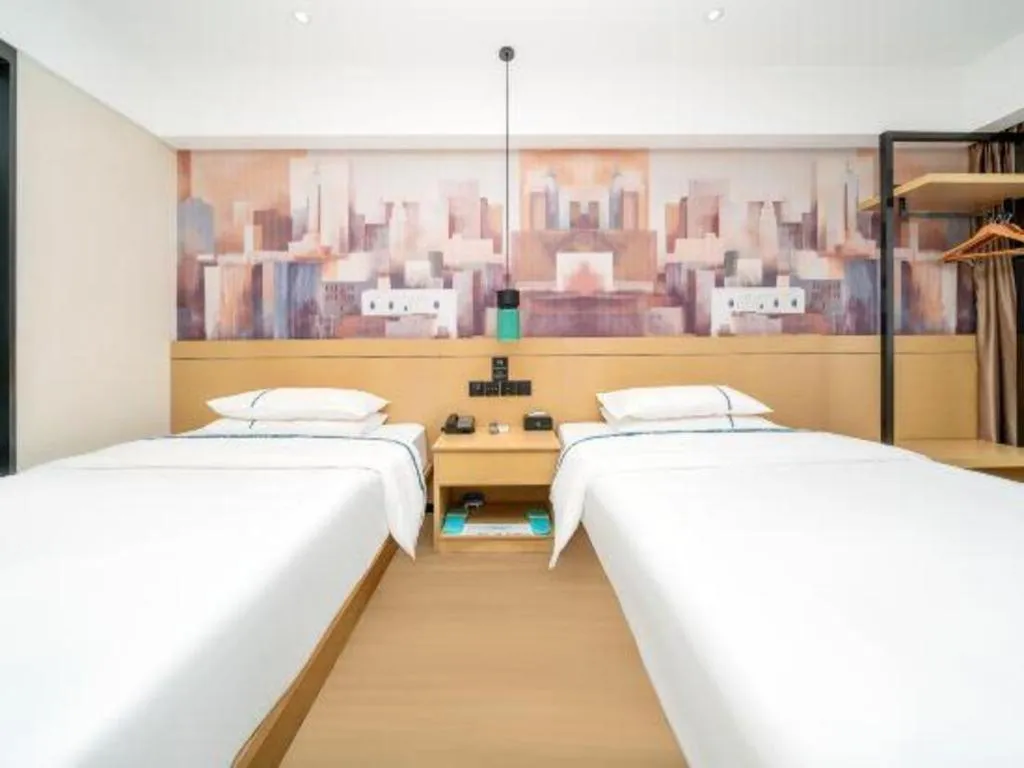 Bed in City Comfort Inn Dali High-speed Railway Station Erhai Park