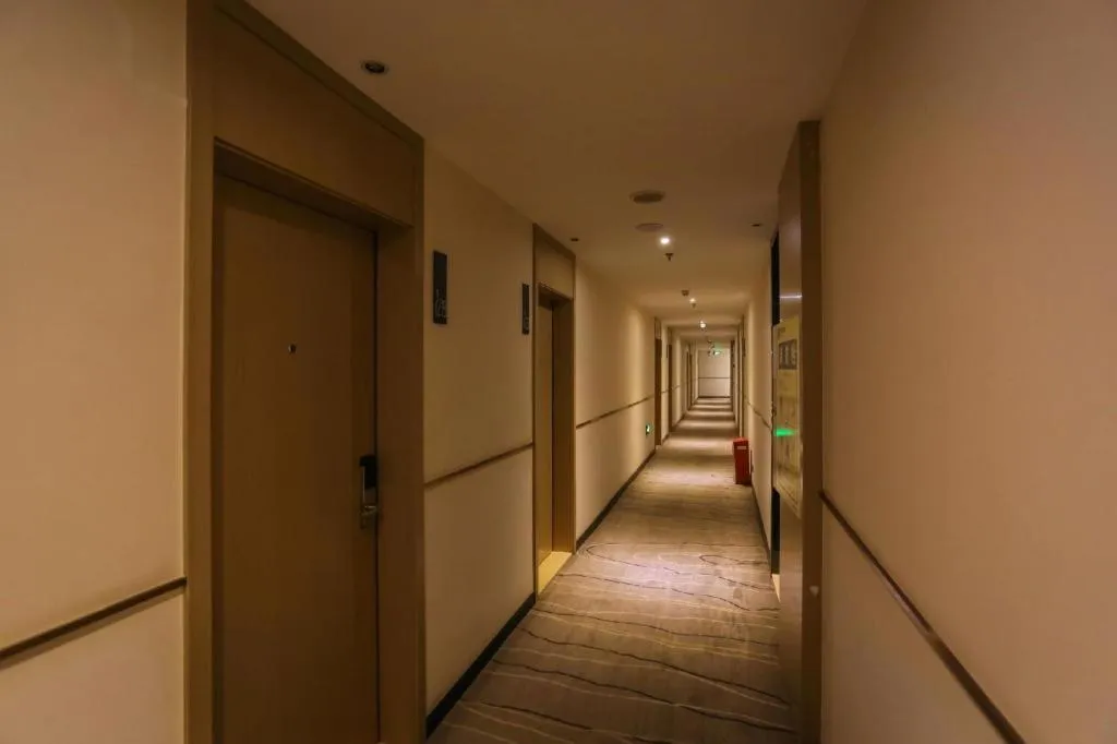 City Comfort Inn Chengdu Wenjiang Zhujiang Square Guanghua Park Metro Station