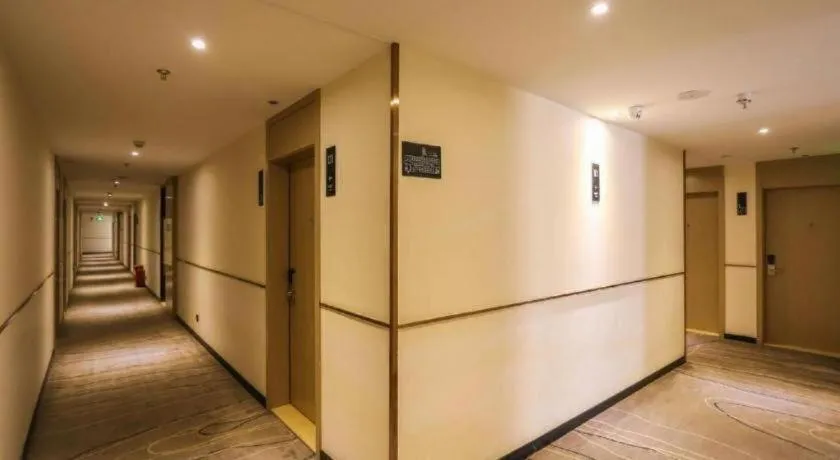 City Comfort Inn Chengdu Wenjiang Zhujiang Square Guanghua Park Metro Station