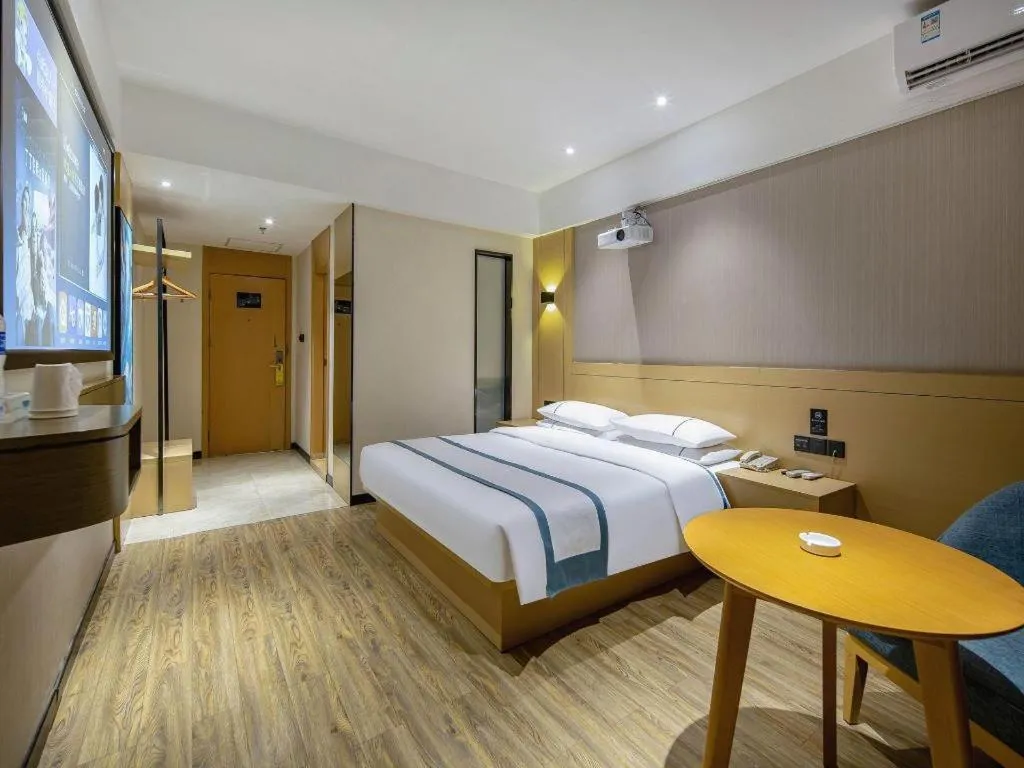 Bed in City Comfort Inn Liuzhou Longtan Park Ma'anshan Baiyun