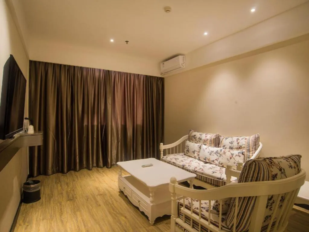 Bed in City Comfort Inn Liuzhou Longtan Park Ma'anshan Baiyun