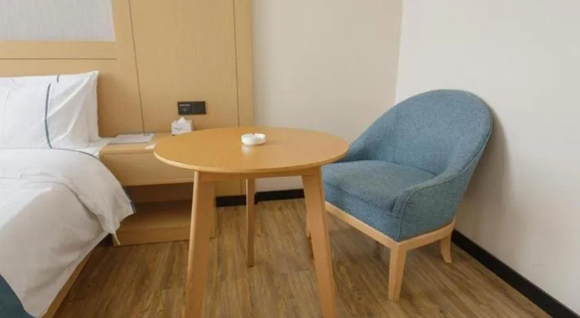 Bed in City Comfort Inn Liuzhou Longtan Park Ma'anshan Baiyun