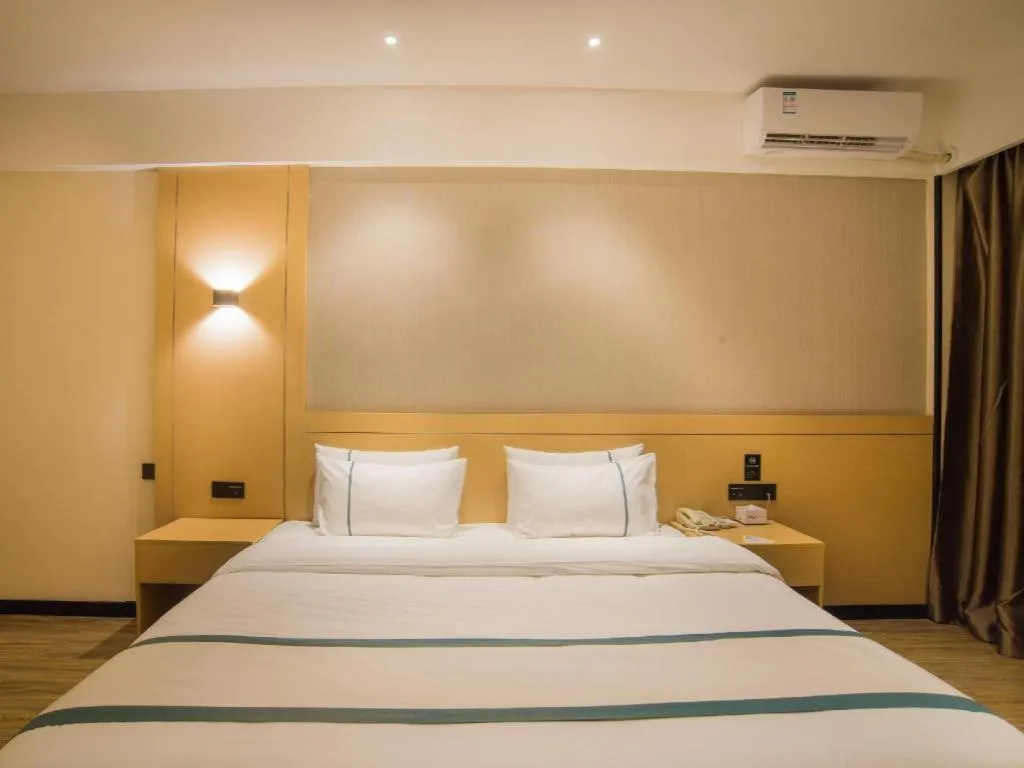 Bed in City Comfort Inn Liuzhou Longtan Park Ma'anshan Baiyun