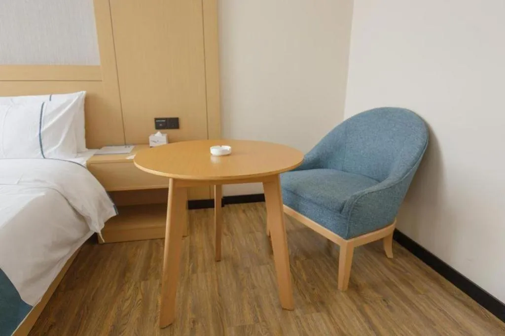 Bed in City Comfort Inn Liuzhou Longtan Park Ma'anshan Baiyun