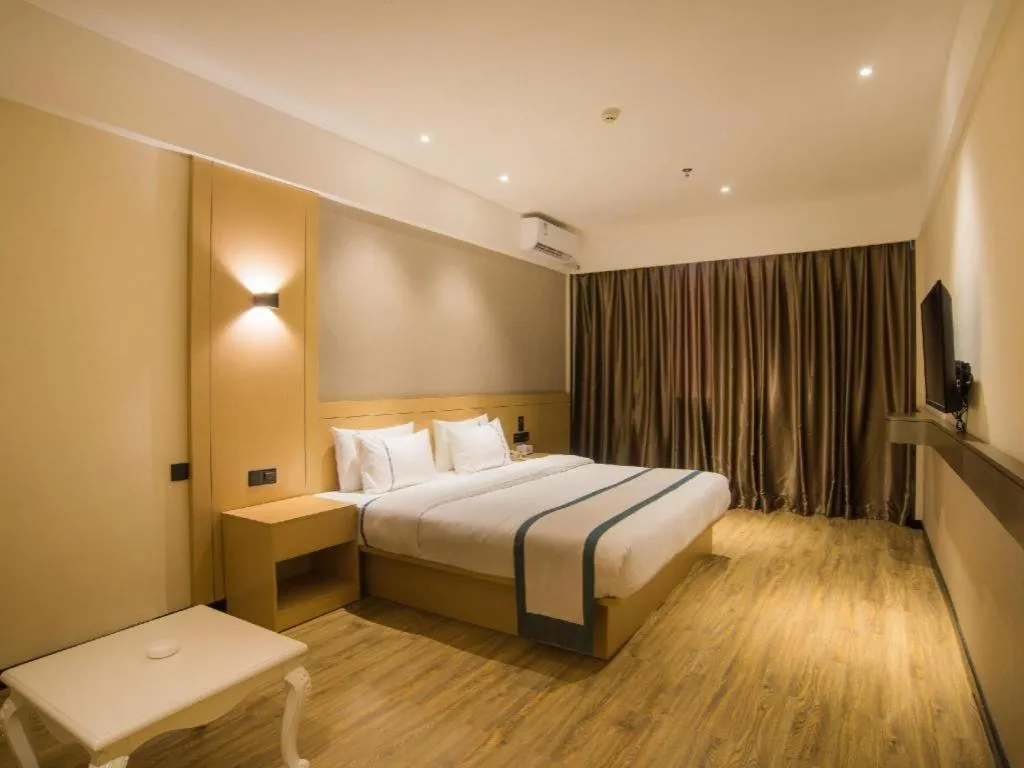 Bed in City Comfort Inn Liuzhou Longtan Park Ma'anshan Baiyun