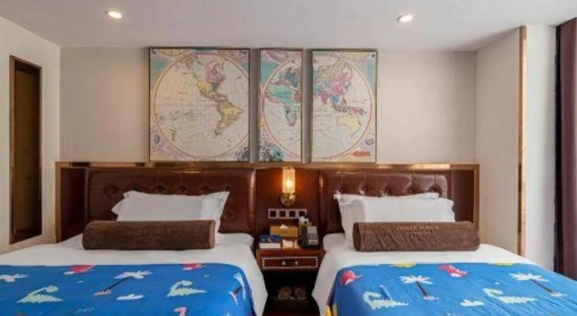 Bed in James Joyce Coffetel Guilin Railway Station Xiangbi Mountain Liangjiang Sihu Wharf