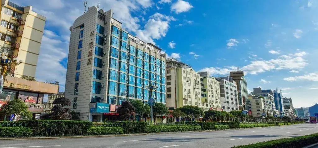 James Joyce Coffetel Guilin Railway Station Xiangbi Mountain Liangjiang Sihu Wharf James Joyce Coffetel Guilin Railway Station Xiangbi Mountain Liangjiang Sihu Wharf