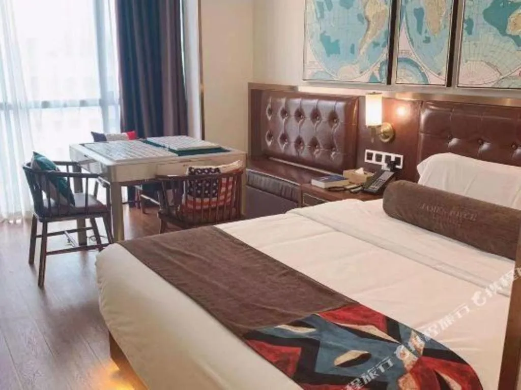 Bed in James Joyce Coffetel Guilin Railway Station Xiangbi Mountain Liangjiang Sihu Wharf