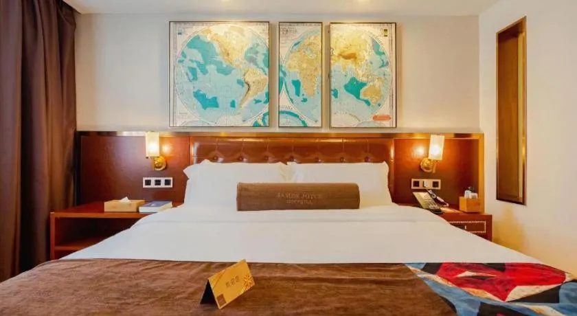 Bed in James Joyce Coffetel Guilin Railway Station Xiangbi Mountain Liangjiang Sihu Wharf