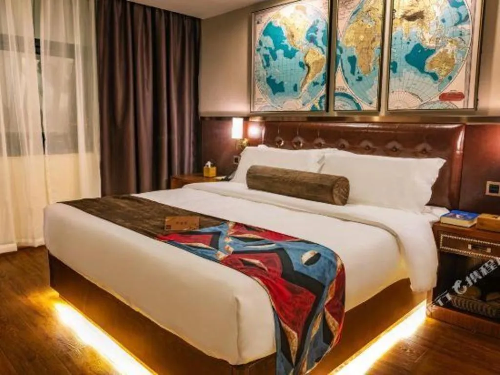 Bed in James Joyce Coffetel Guilin Railway Station Xiangbi Mountain Liangjiang Sihu Wharf