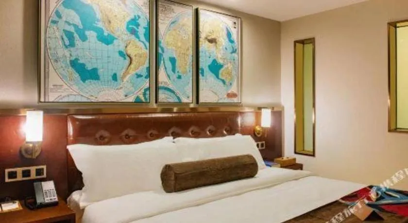 Bed in James Joyce Coffetel Guilin Railway Station Xiangbi Mountain Liangjiang Sihu Wharf