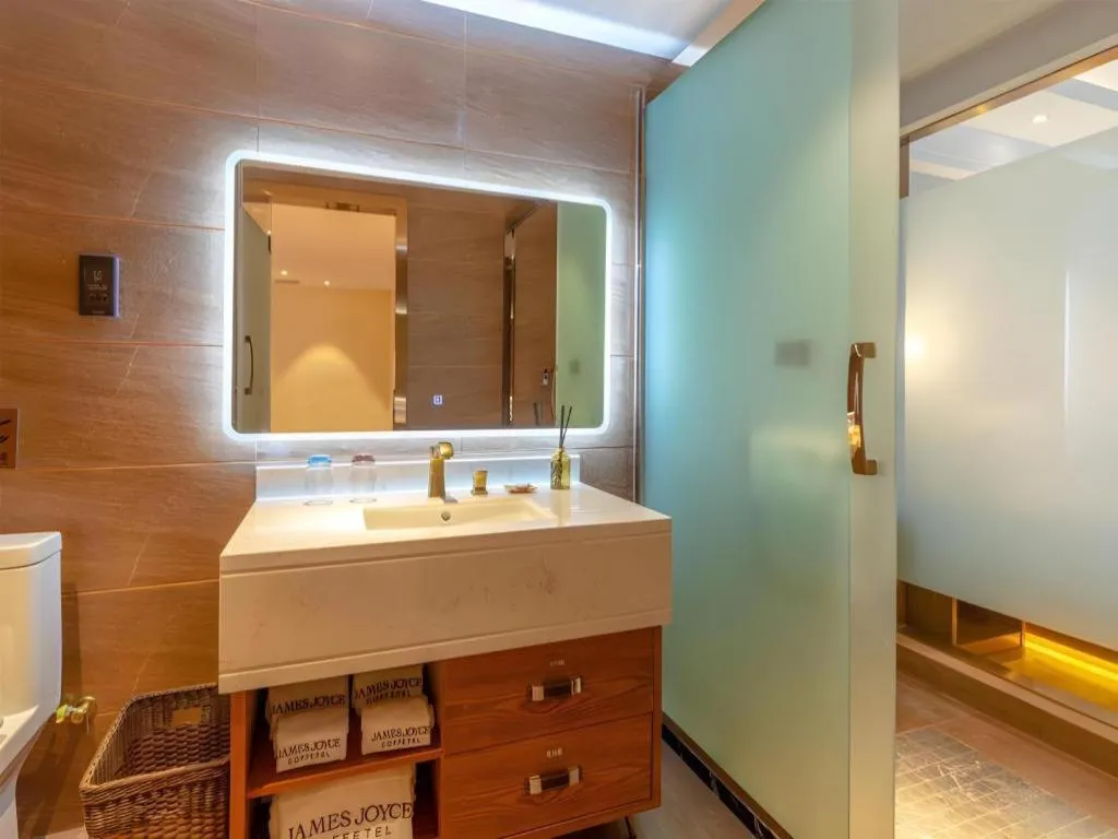 James Joyce Coffetel Kunming Railway Station Huancheng Nan Road Metro Station