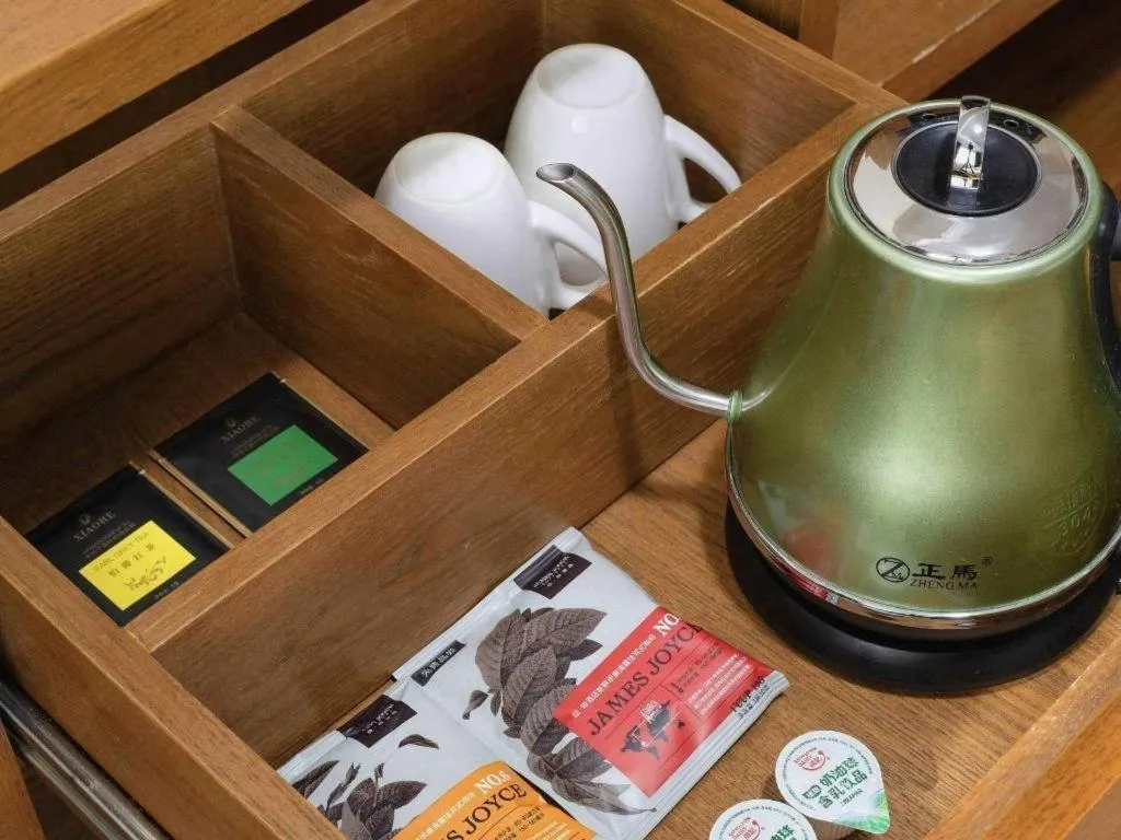 James Joyce Coffetel Kunming Railway Station Huancheng Nan Road Metro Station