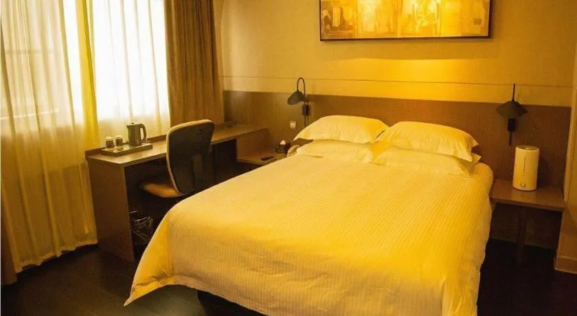 Bed in Jinjiang Inn Select Shihezi East Ring Road