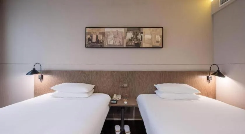 Bed in Jinjiang Inn Select Heze Wanxiang Plaza Guiling Road