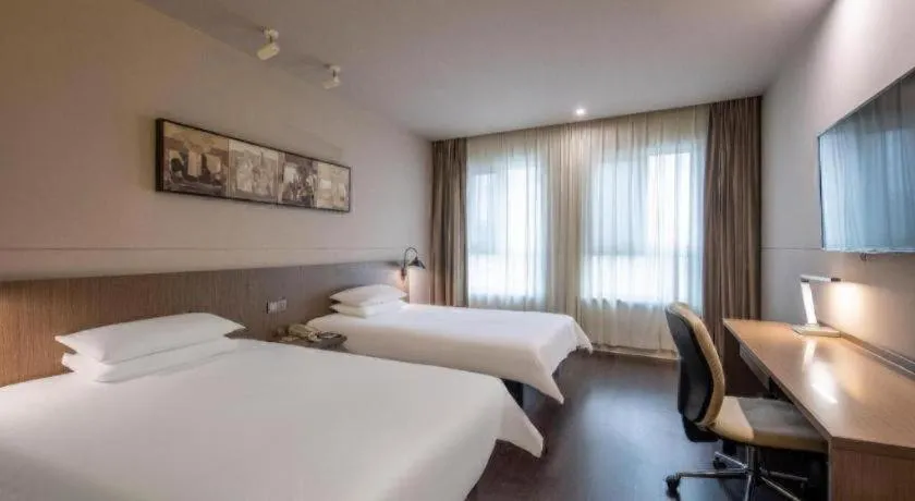 Bed in Jinjiang Inn Select Heze Wanxiang Plaza Guiling Road