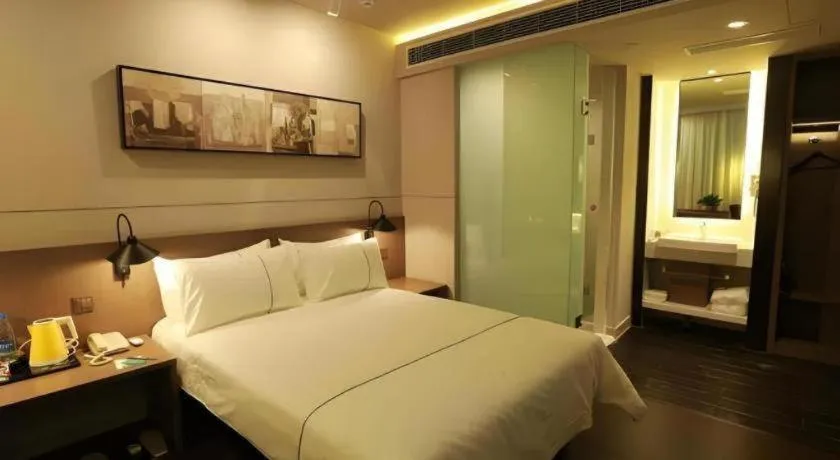 Bed in Jinjiang Inn Select Heze Wanxiang Plaza Guiling Road
