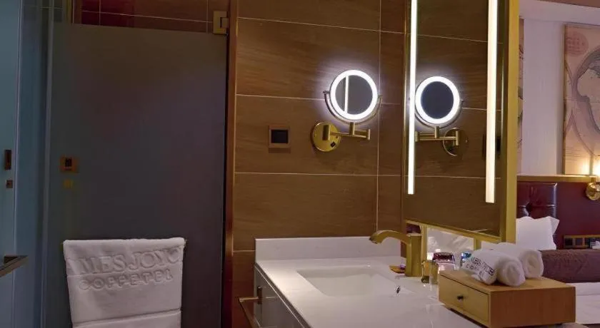 Bed in James Joyce Coffetel Lijiang Ancient City Dashuiche