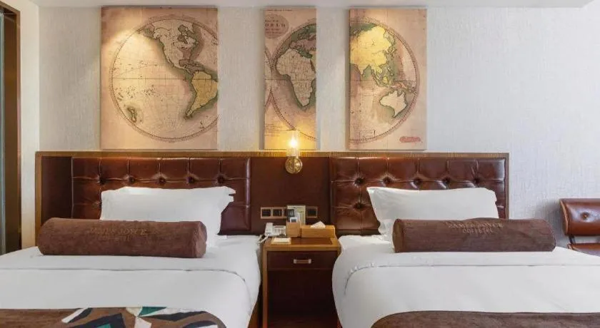 James Joyce Coffetel Lijiang Ancient City Dashuiche