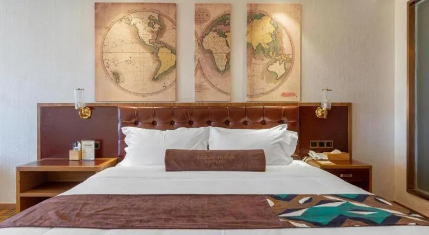 Bed in James Joyce Coffetel Lijiang Ancient City Dashuiche