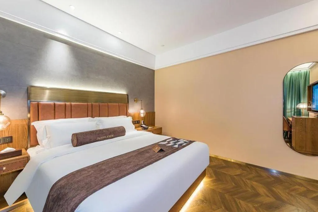 Bed in James Joyce Coffetel Tianjing First Central Hospital Nankai University