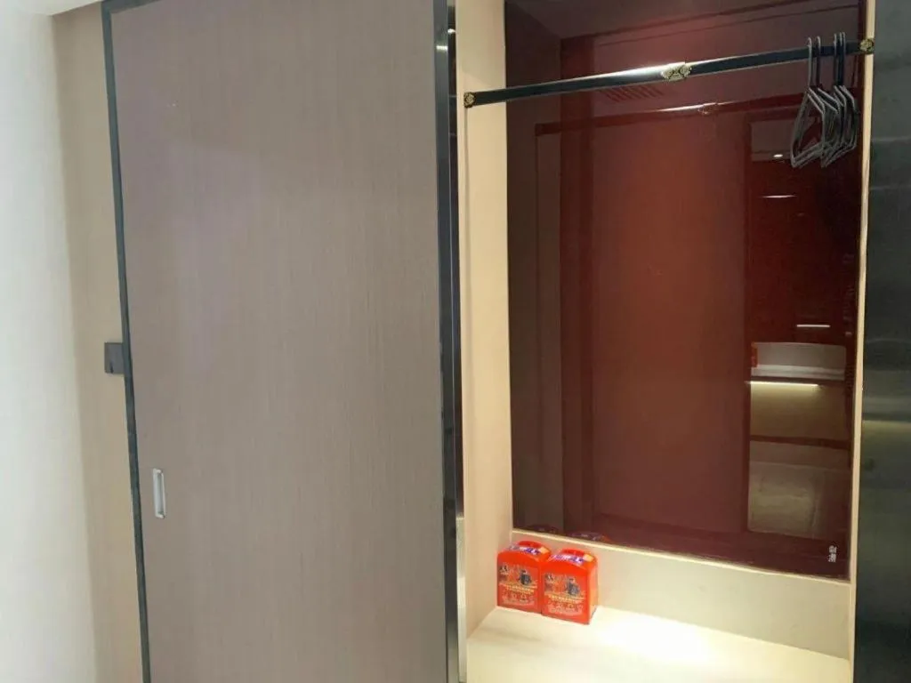 IU Hotel Lanzhou New District Airport Ruiling International