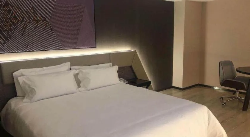 Bed in IU Hotel Lanzhou New District Airport Ruiling International