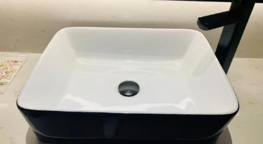 IU Hotel Lanzhou New District Airport Ruiling International