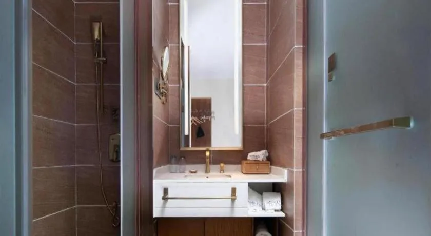 James Joyce Coffetel Luoyang Longmen High-speed Railway Station Baolong Plaza