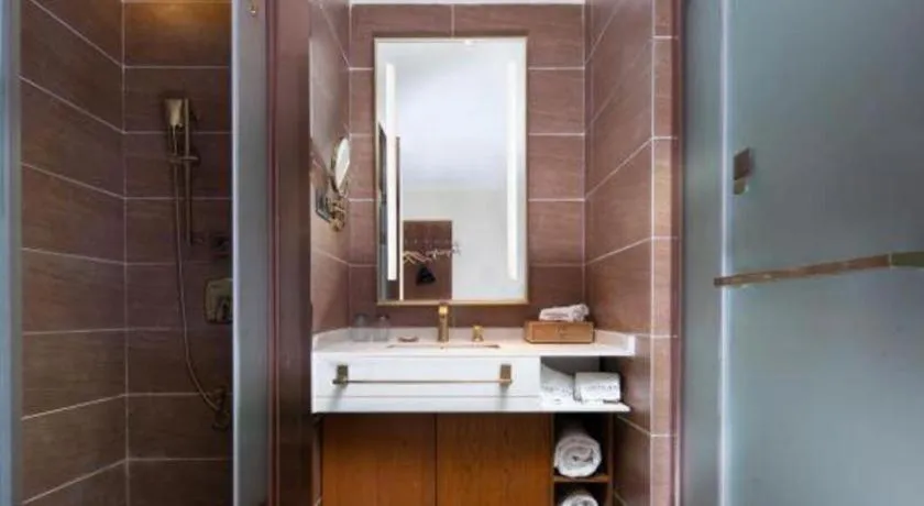 James Joyce Coffetel Luoyang Longmen High-speed Railway Station Baolong Plaza