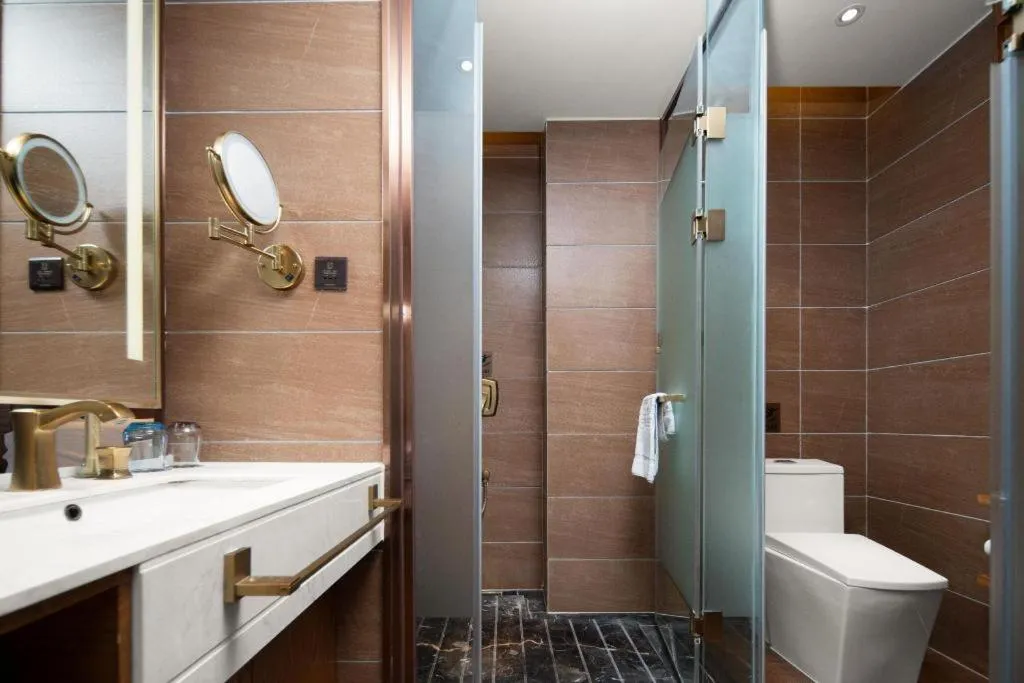 James Joyce Coffetel Luoyang Longmen High-speed Railway Station Baolong Plaza