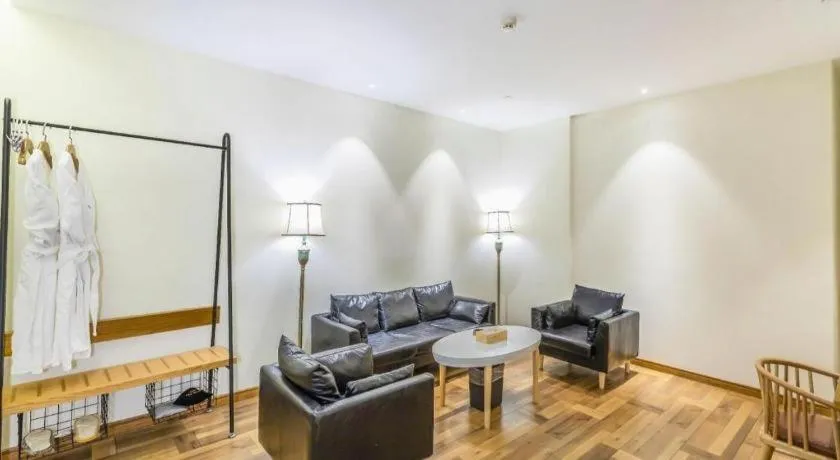 James Joyce Coffetel Luoyang Longmen High-speed Railway Station Baolong Plaza