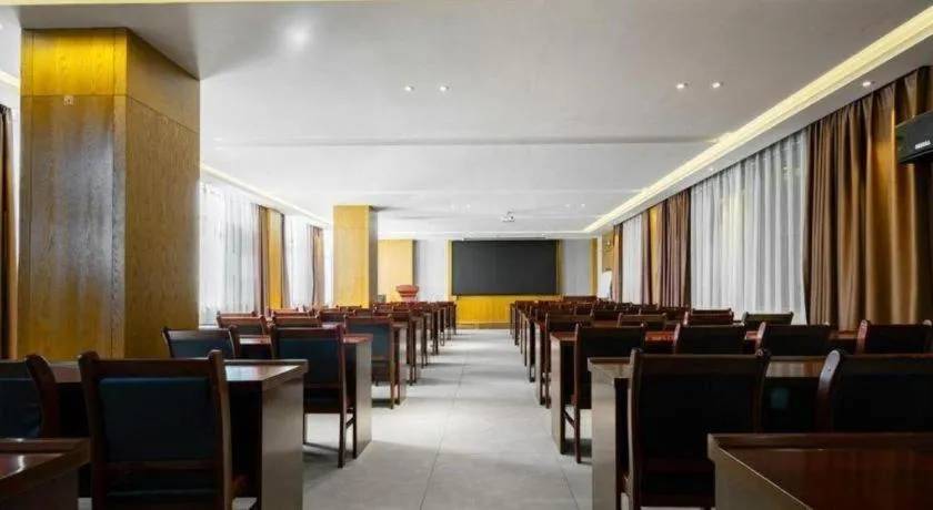 James Joyce Coffetel Luoyang Longmen High-speed Railway Station Baolong Plaza