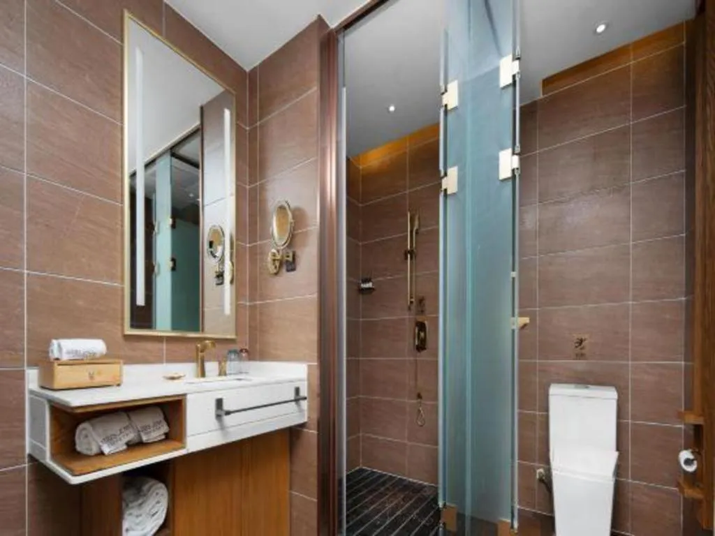 James Joyce Coffetel Luoyang Longmen High-speed Railway Station Baolong Plaza