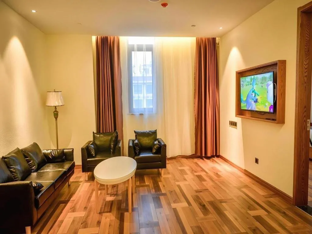 James Joyce Coffetel Luoyang Longmen High-speed Railway Station Baolong Plaza