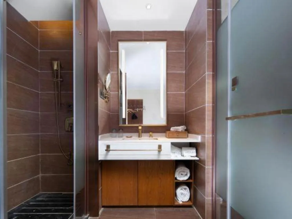 James Joyce Coffetel Luoyang Longmen High-speed Railway Station Baolong Plaza