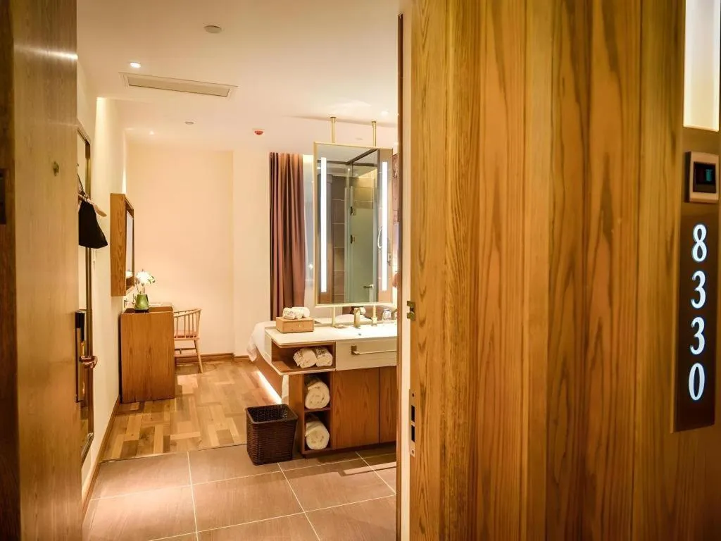 James Joyce Coffetel Luoyang Longmen High-speed Railway Station Baolong Plaza