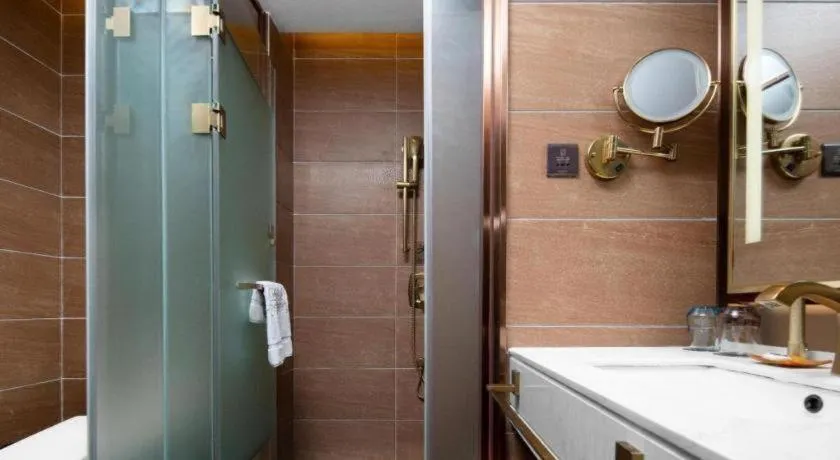 James Joyce Coffetel Luoyang Longmen High-speed Railway Station Baolong Plaza