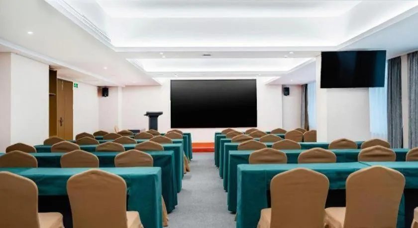 Xana Lite Huizhou Railway Station