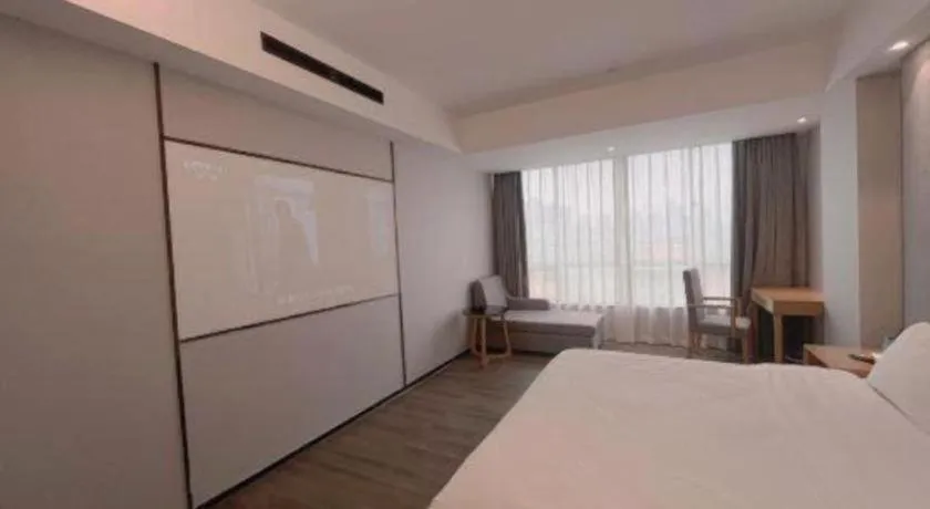 Bed in Xana Lite Huizhou Railway Station