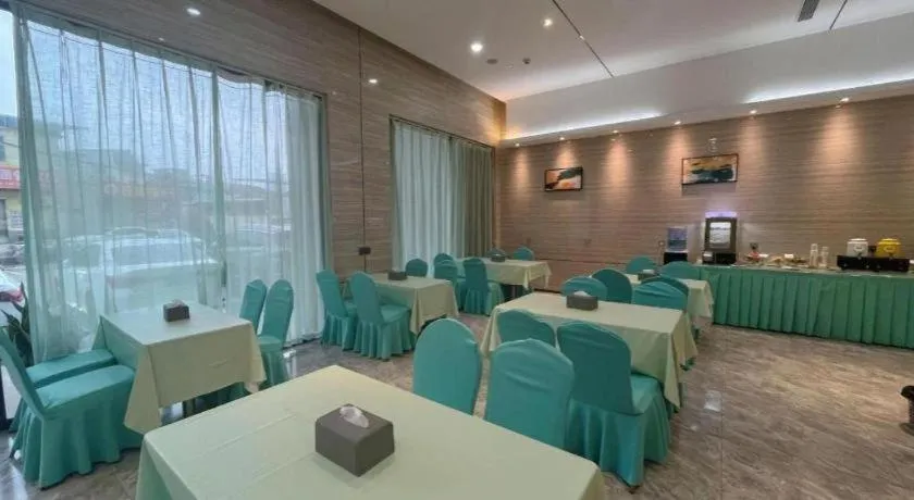 Xana Lite Huizhou Railway Station