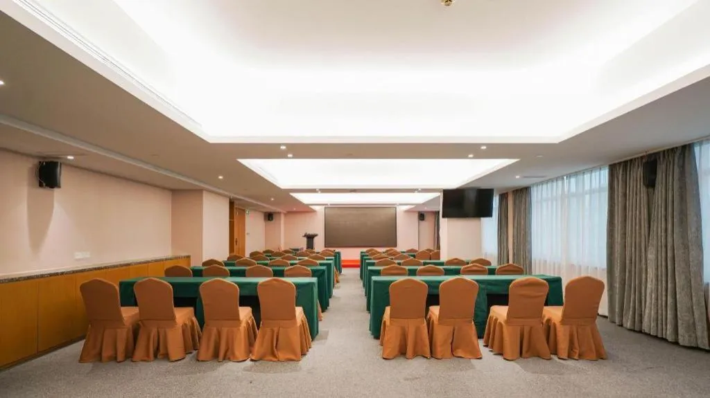 Xana Lite Huizhou Railway Station