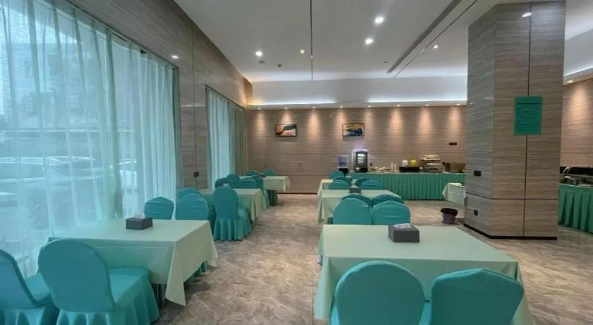 Xana Lite Huizhou Railway Station