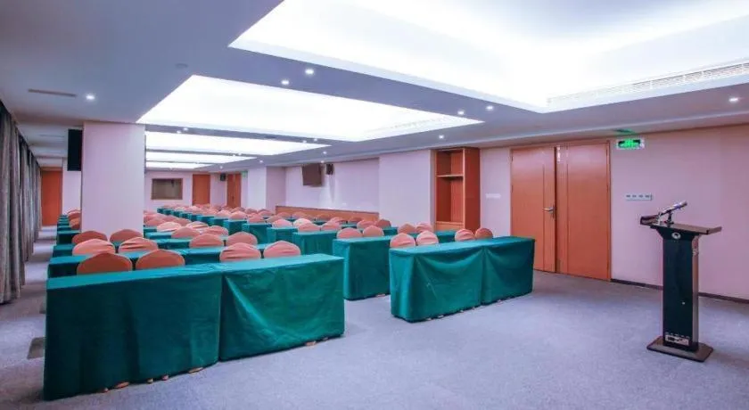 Xana Lite Huizhou Railway Station