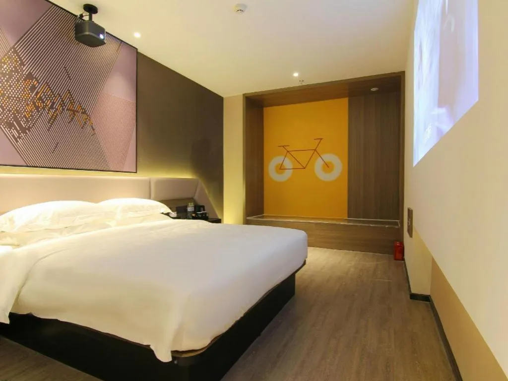 Bed in IU Hotel Chongqing Airport T3 Terminal