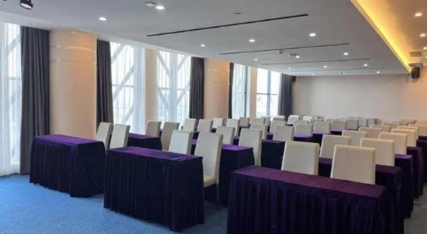 Lavande Hotel Huazhou Beijing Road