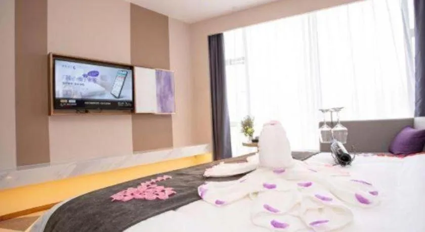 Bed in Lavande Hotel Huazhou Beijing Road