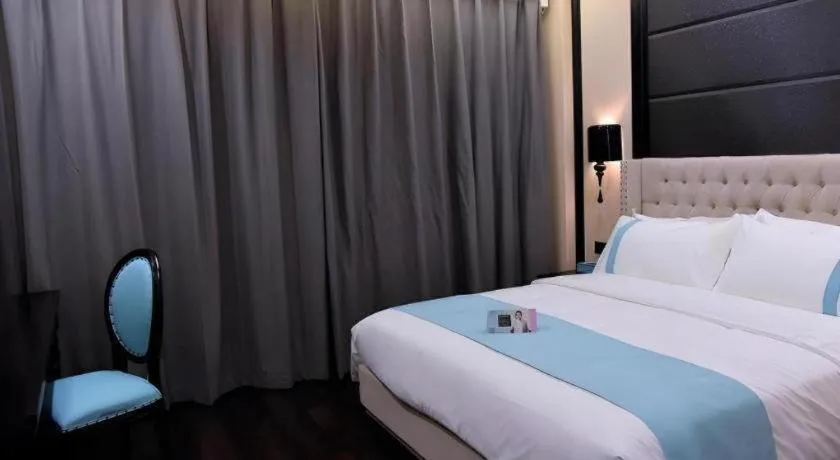 Bed in Xana Lite Hotelle Tianjin Huaming Binhai International Airport