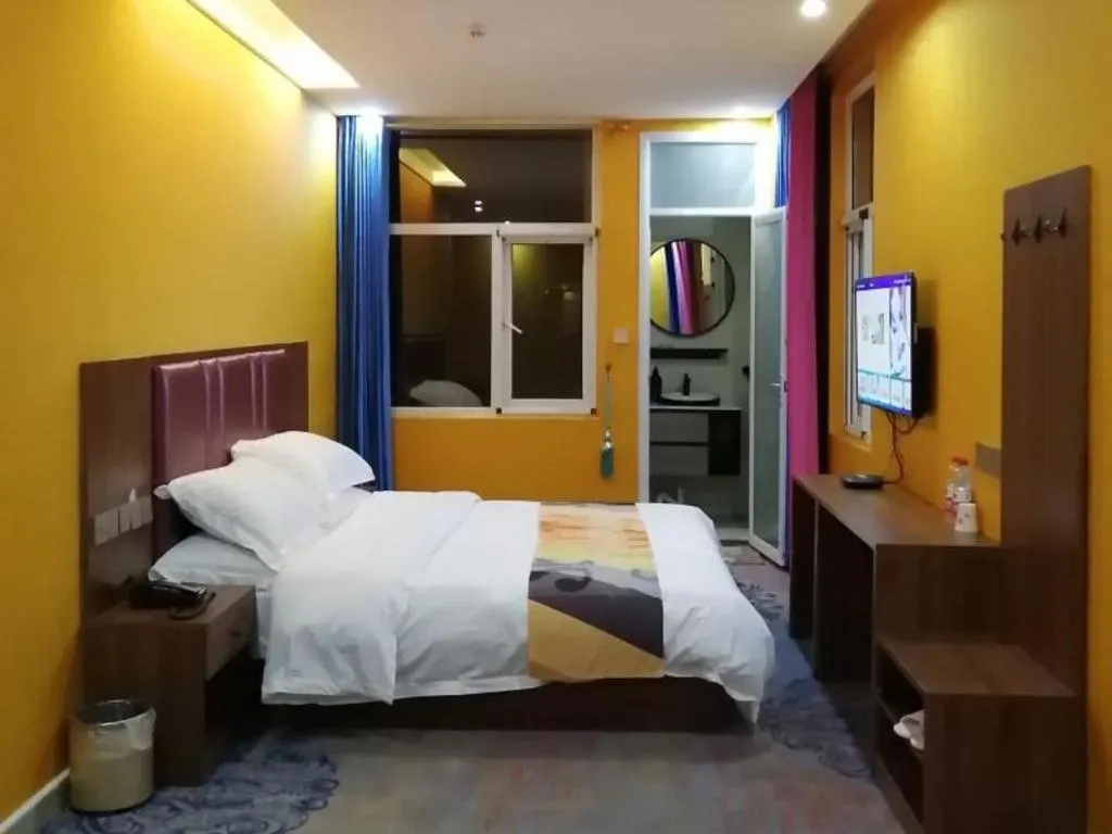 Bed in Shell Hotel Nanyang High-Speed Railway Station Jiangying Airport Huayaocheng